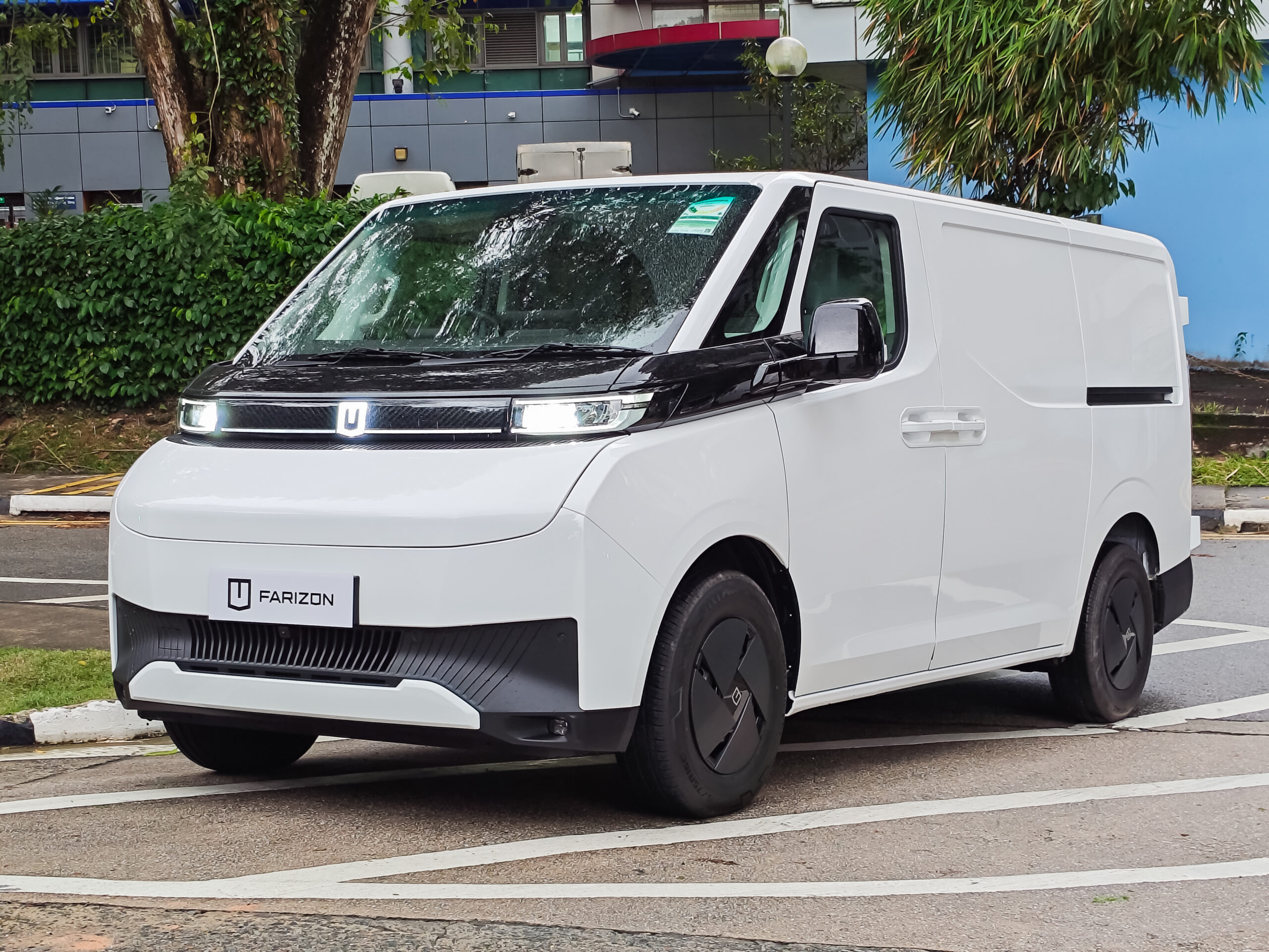farizon supervan singapore
