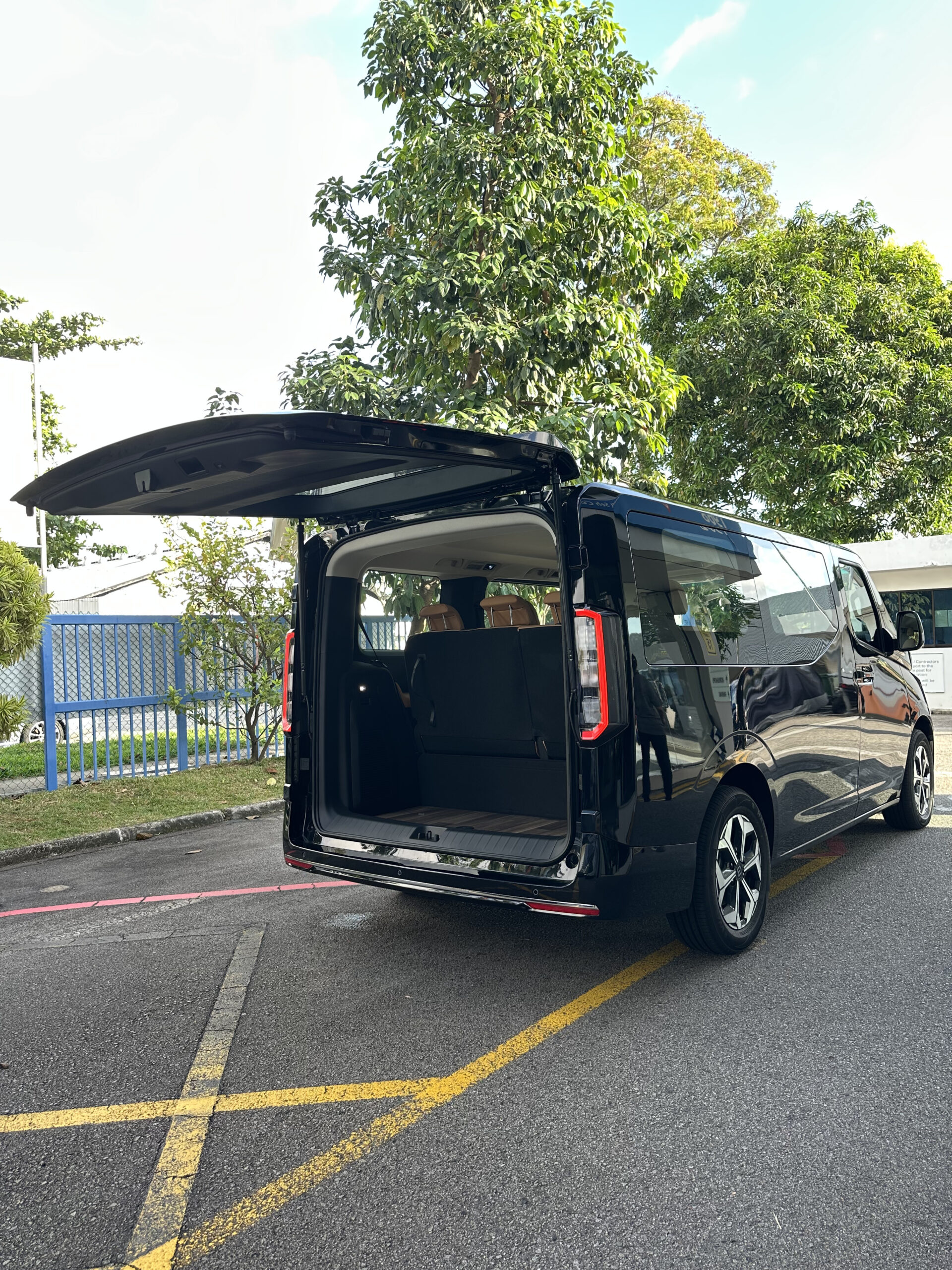 Farizon SV6 MPV detail