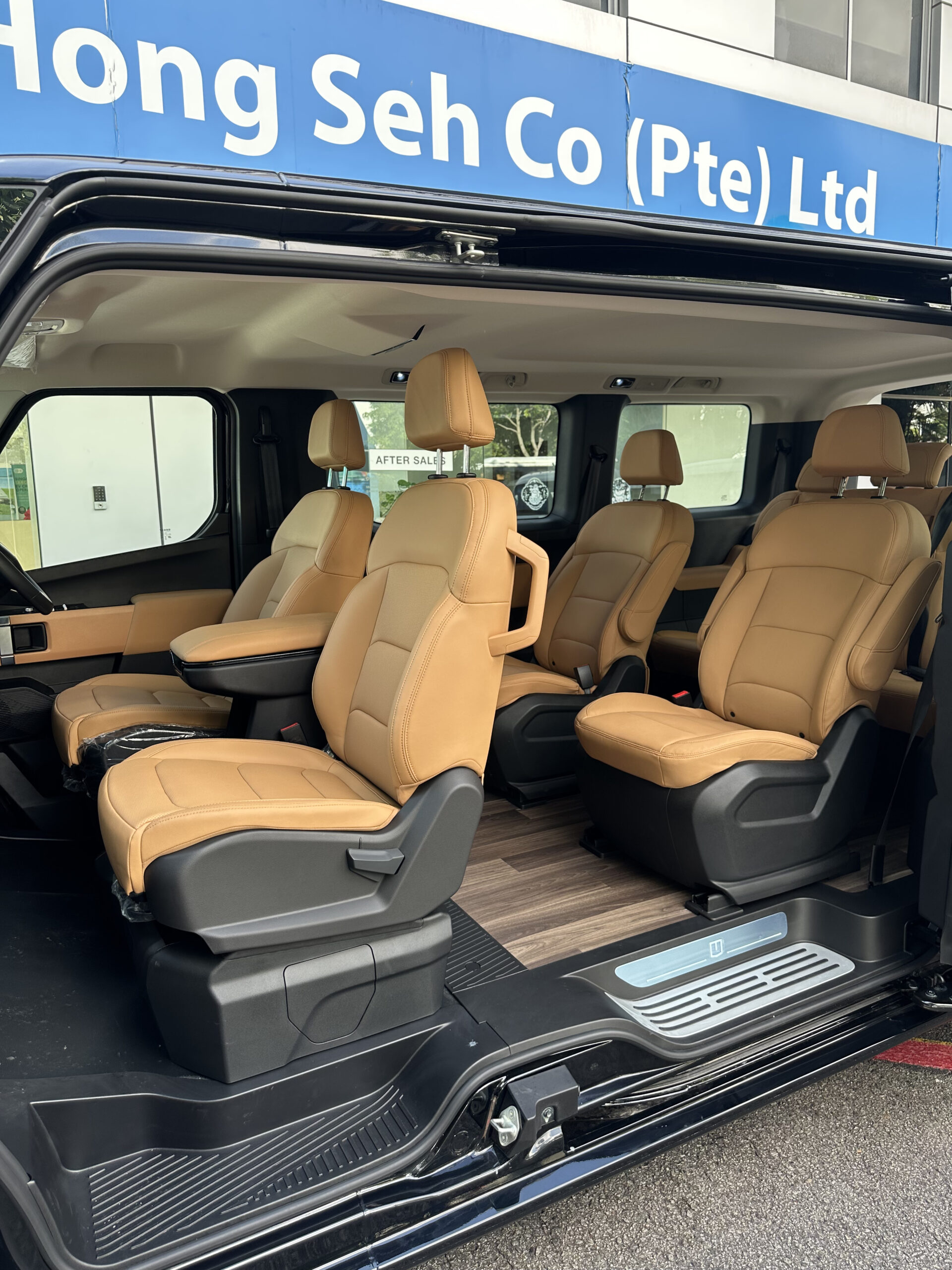 Farizon SV6 MPV passenger vehicle