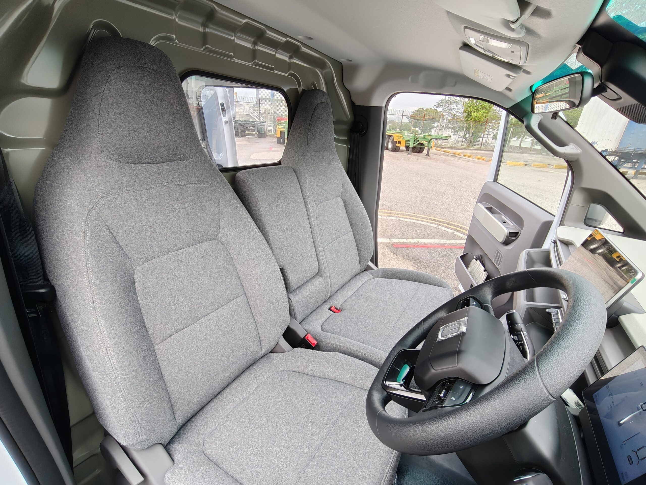 Farizon V7E commercial van