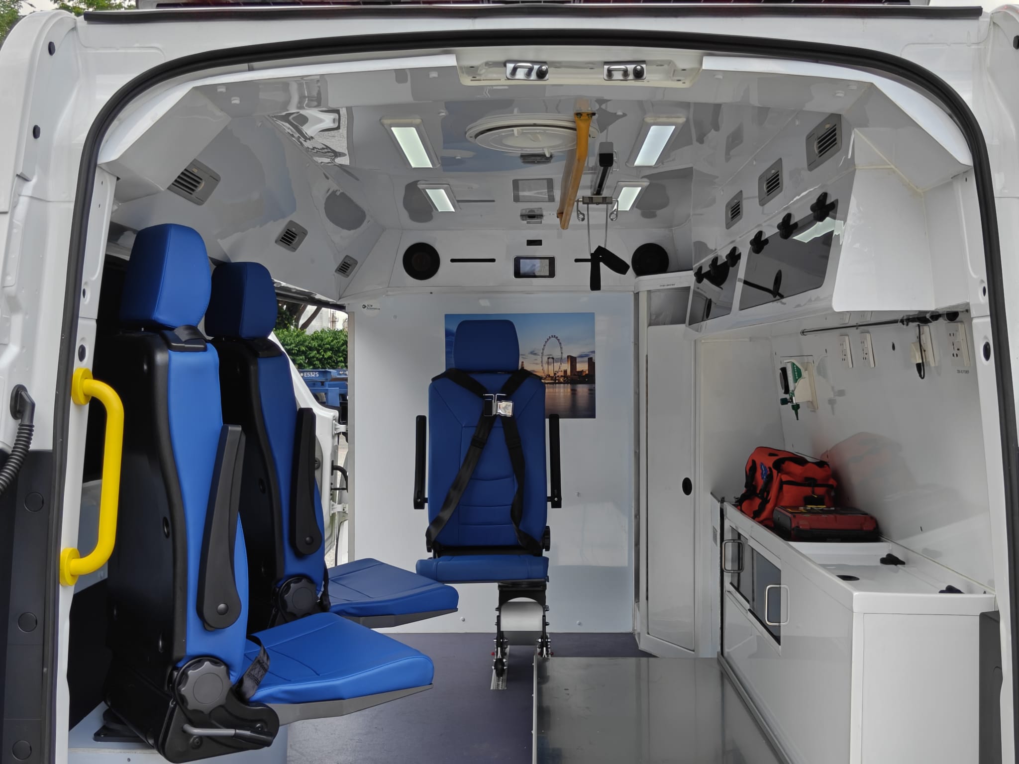 Farizon ambulance conversion