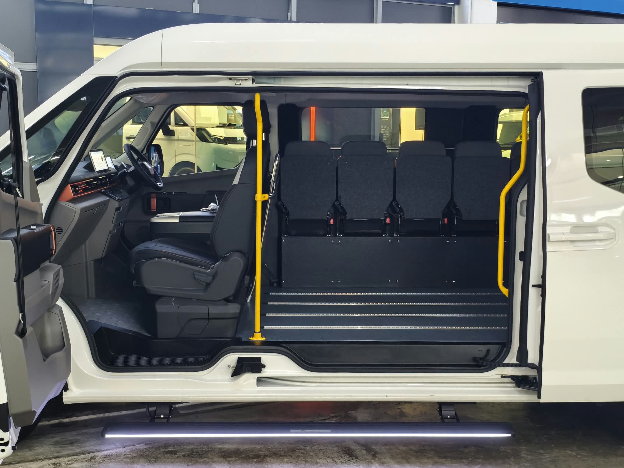 Farizon wheelchair accessible vehicle