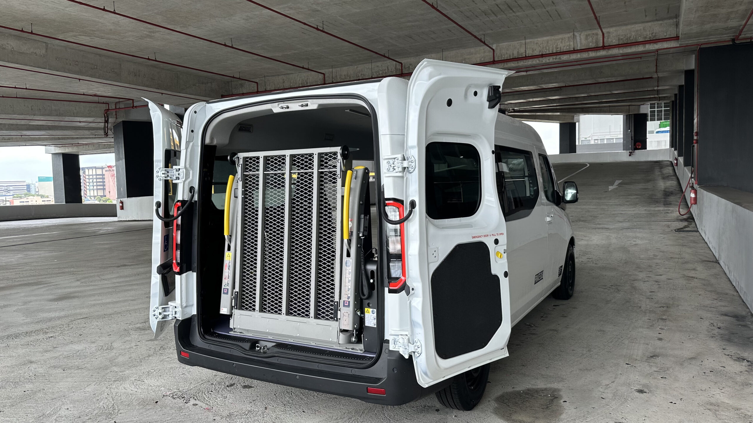 Farizon SuperVan wheelchair rear access