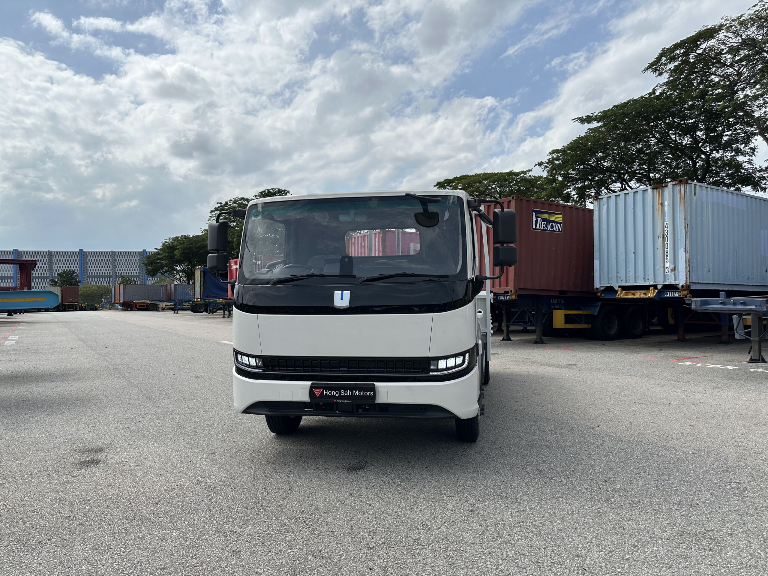 Farizon H5E electric truck exterior view