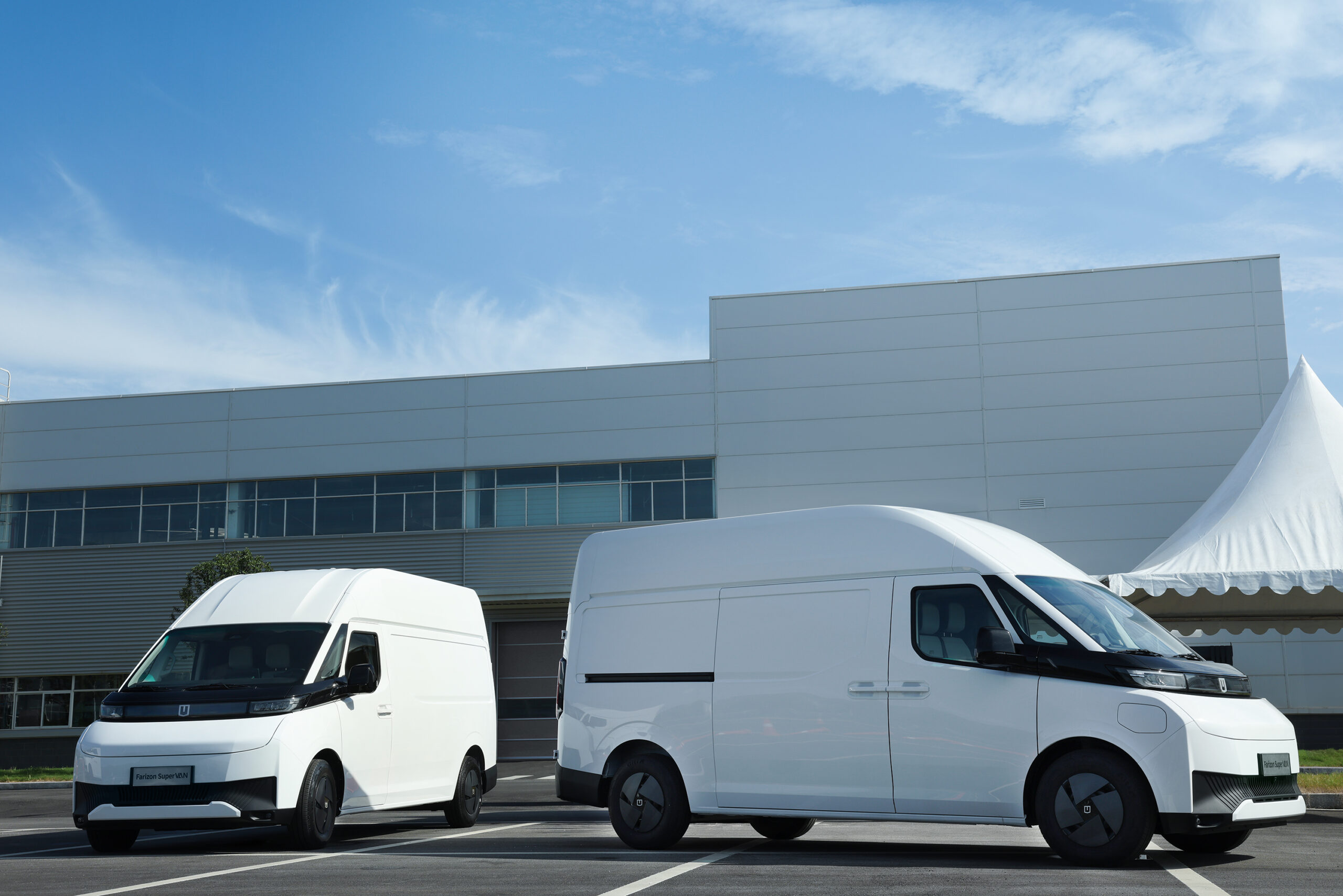 Farizon SuperVan 6HR business vehicle
