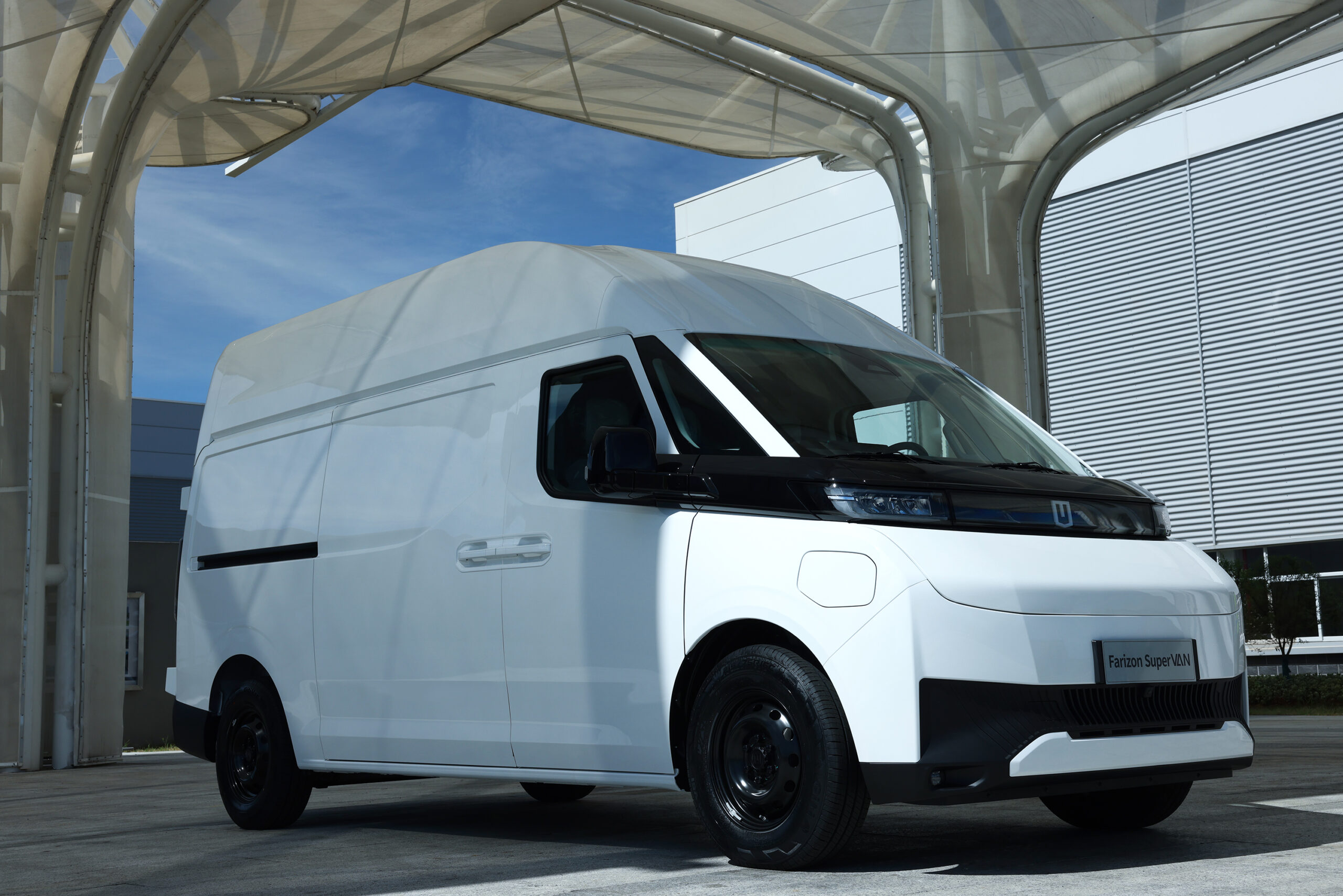 Farizon SuperVan 6HR high-roof electric commercial van