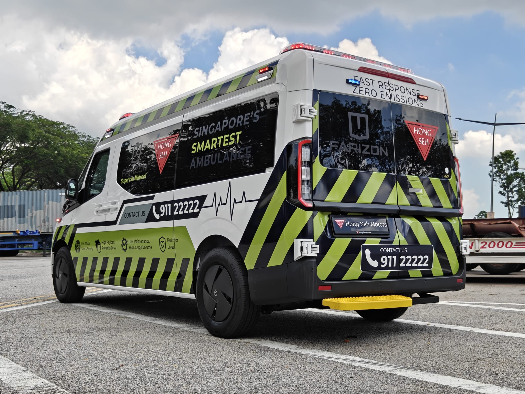 Farizon SuperVan ambulance rear exterior