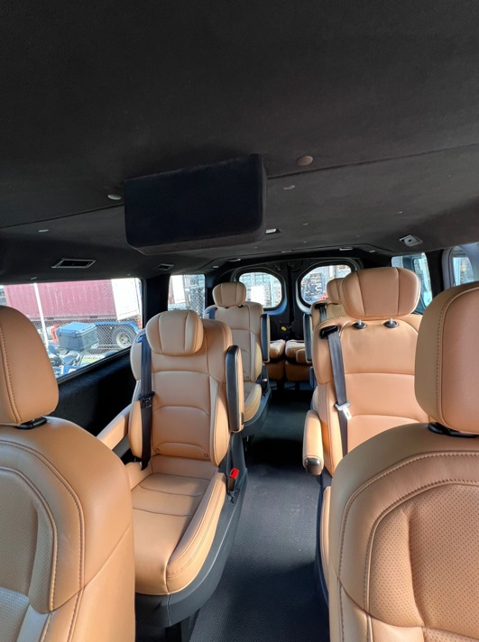 Farizon SuperVan VIP Bus premium passenger cabin